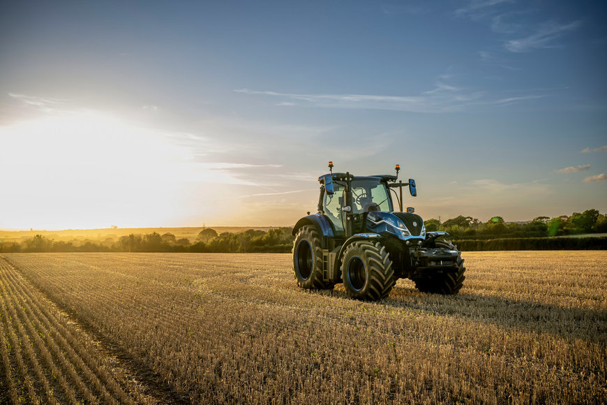 纽荷兰农业机械(NEW HOLLAND AGRICULTURE)设计的世界上第一台液化天然气拖拉机由菲亚特动力科技(FPT Industrial)生产的 N67 天然气发动机提供动力